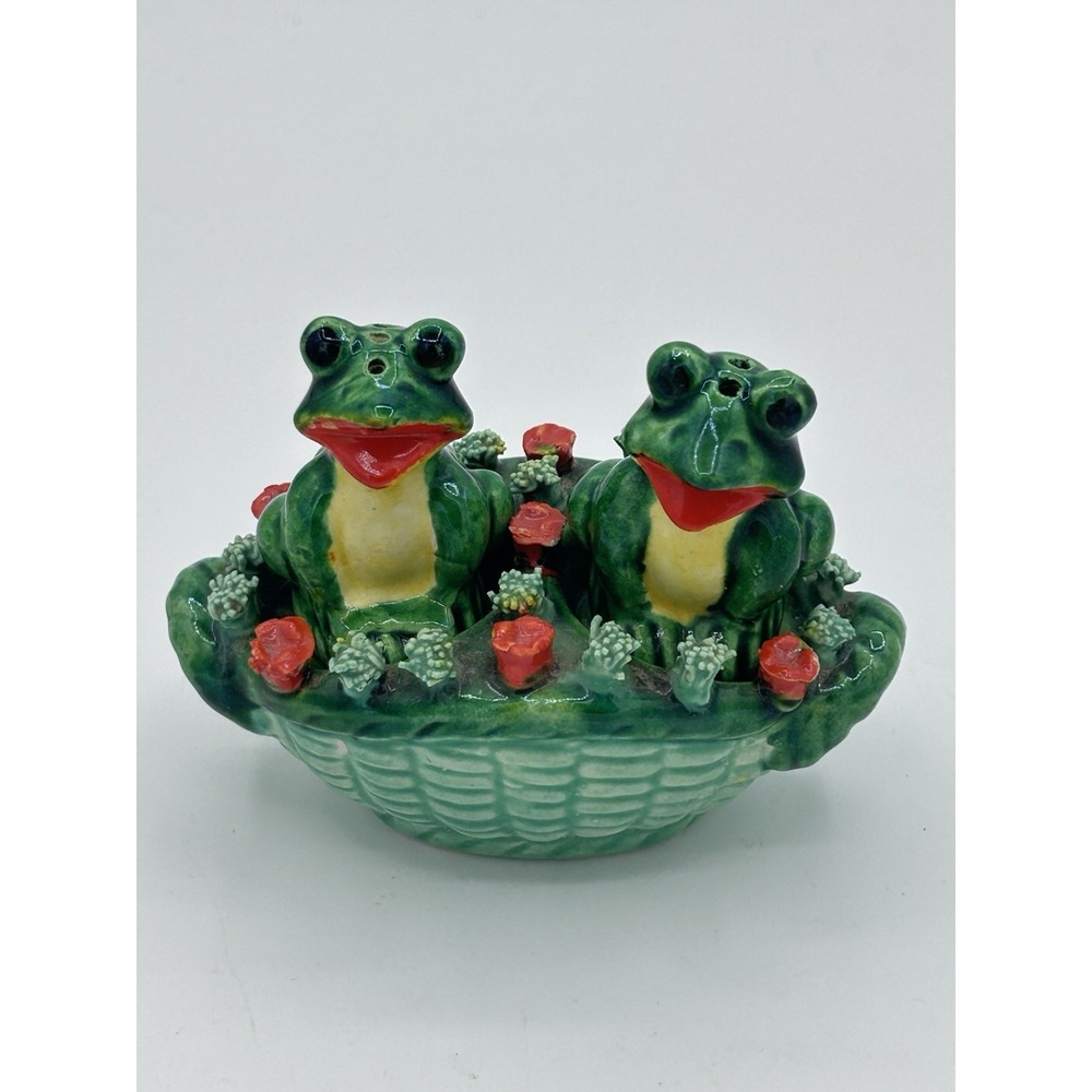 VTG 1950's Frogs In Flower Basket Salt & Pepper Shakers Empress Japan